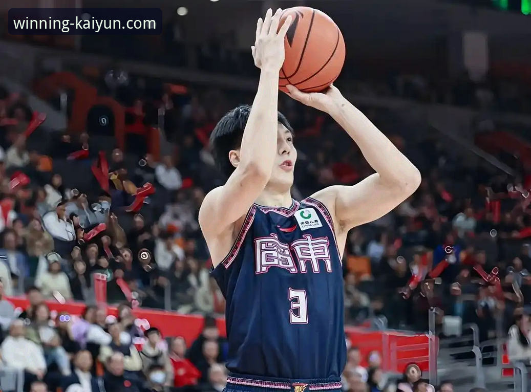 上海男篮豪取12连胜巩固榜首详解：开云体育平台呈现的团队篮球盛宴